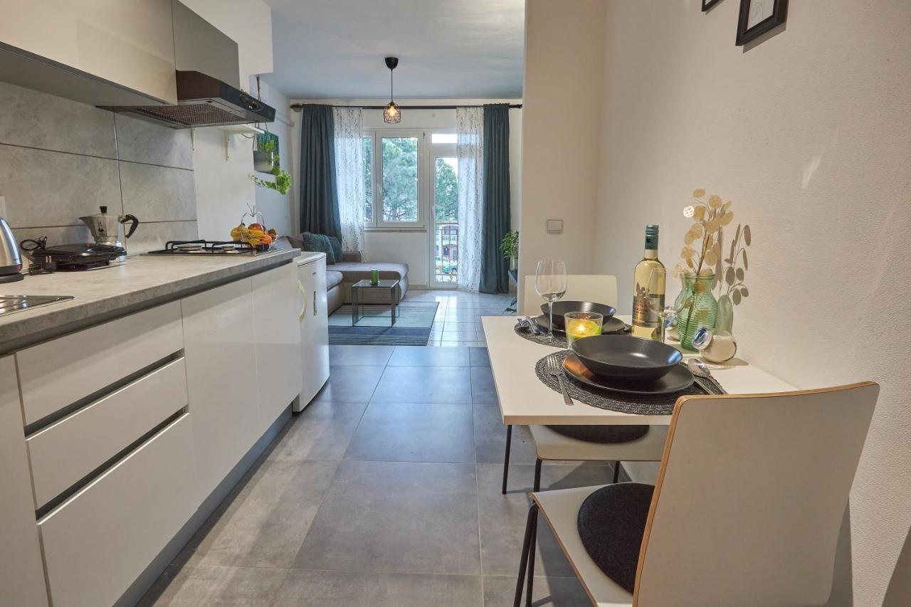 Apartment Green Πόρετς Εξωτερικό φωτογραφία